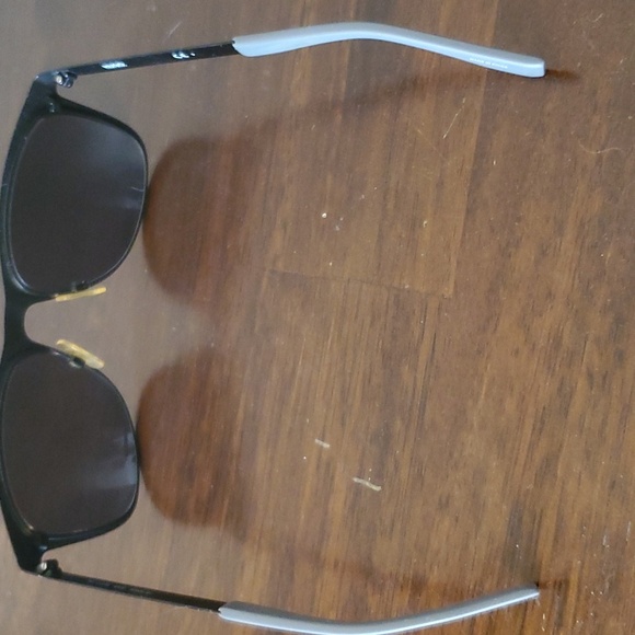 COPY - UNISEX Hugo Boss Sunglasses - Picture 6 of 7